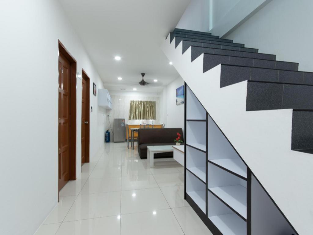 Oyo 44011 Weng Bee Guest House Kota Kinabalu Kültér fotó