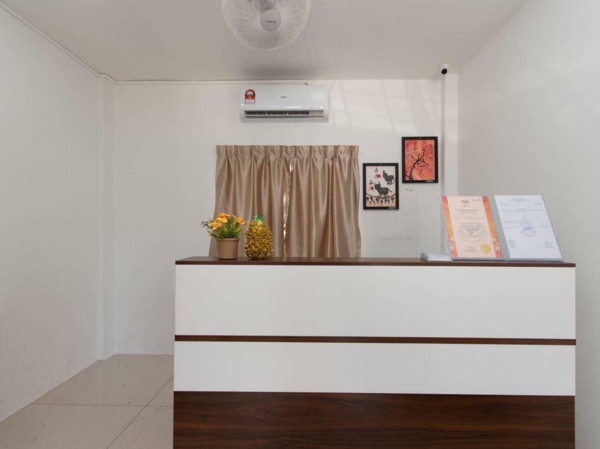 Oyo 44011 Weng Bee Guest House Kota Kinabalu Kültér fotó