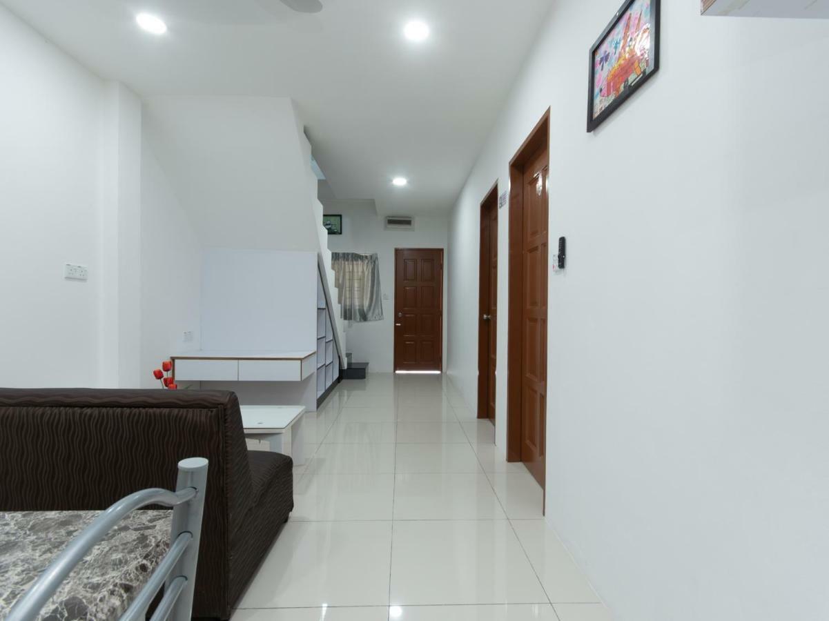 Oyo 44011 Weng Bee Guest House Kota Kinabalu Kültér fotó